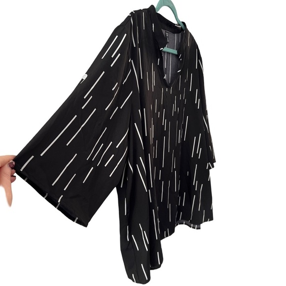 Women’s Plus Size Black Geometric Striped Roll Tab Sleeve Popover Blouse Top - Picture 4 of 10